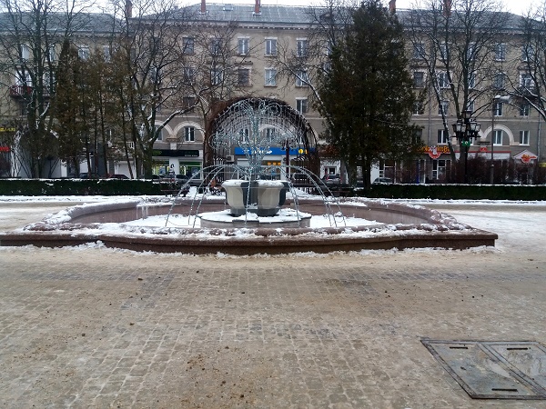 Зимові фонтани радують тернополян - фото 1