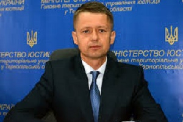 Що декларує горезвісний керівник виконавчої служби області?