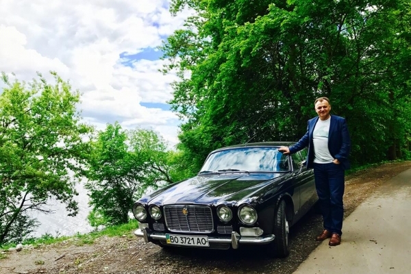 Тернопільський підприємець їздить на легендарній автівці з цікавою історією