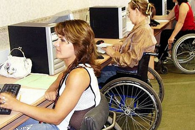 На Тернопільщині служба зайнятості працевлаштувала 106 осіб з інвалідністю