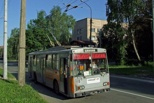 Учні та студенти у Тернополі матимуть електронні картки для проїзду у громадському транспорті