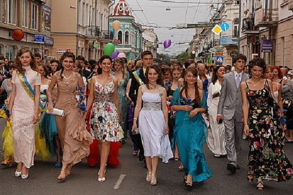 У Тернополі відбудеться традиційна хода випускників