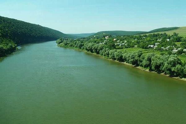 На Тернопільщині стрімко підвищується рівень води в річках