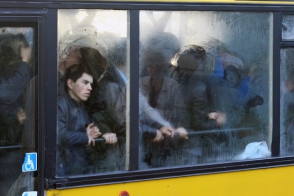 У Тернополі з автобуса випала жінка