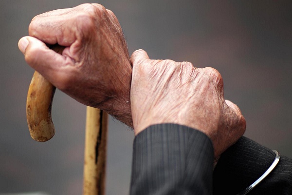 У Тернополі аферистки обікрали старенького дідуся (Відео)