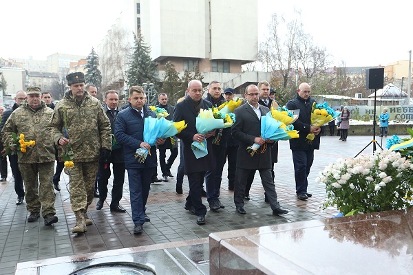 21 листопада, у День Гідності та Свободи в Тернополі провели мітинг пам’яті (Фото)