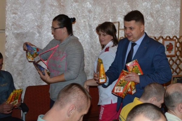 Голова Тернопільської обласної ради з подарунками відвідав дітей із особливими потребами
