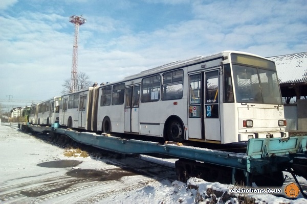 До Тернополя привезли два чеських тролейбуси