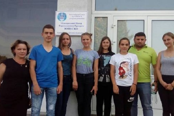 Школярі з Тернопілля вирушили на навчання у Польщу
