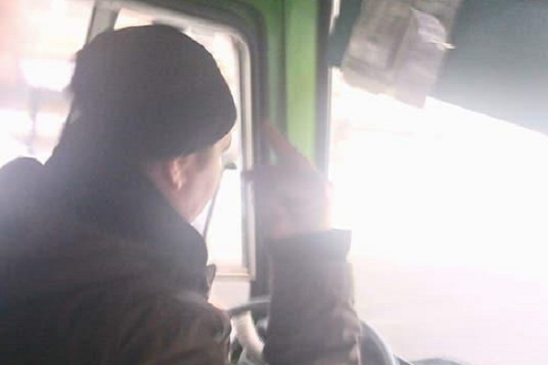 У Тернополі на маршруті працює хамовитий водій, який видає старі проїзні квитки