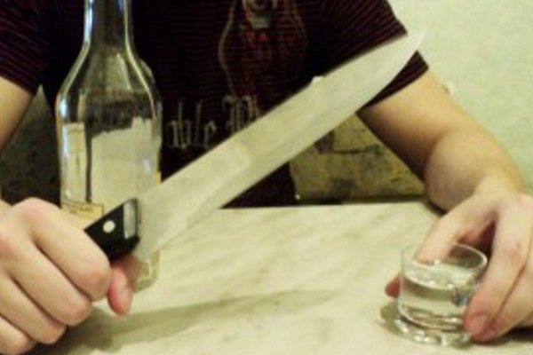 На Тернопільщині жінка під час сварки нанесла ножове поранення своєму чоловікові