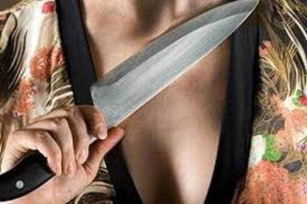 На Бучаччині жінка з ножем кинулась на колишнього чоловіка