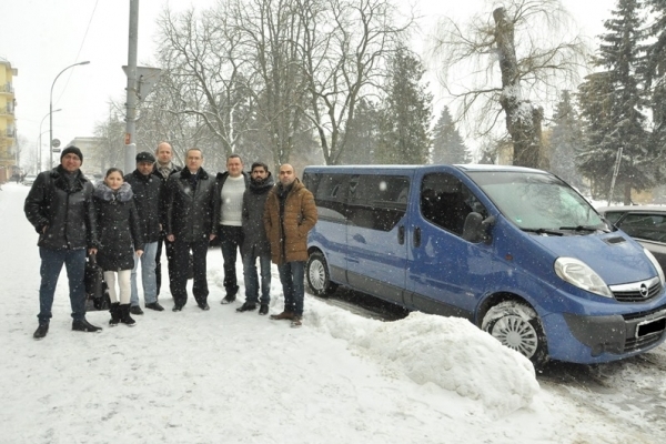 У ТДМУ придбали мікроавтобус для потреб українських військовослужбовців