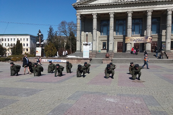 У Тернополі провели флешмоб з нагоди 4 річниці створення Нацгвардії (Відео)