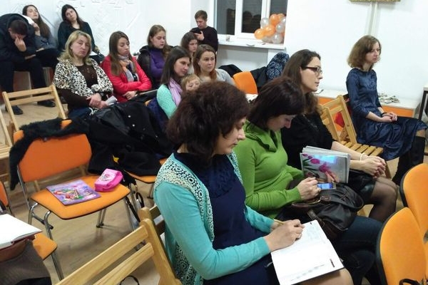 Як уникнути дитячих стресів та розвинути творчу особистість розповіли в Українській Галицькій Партії