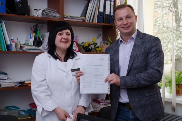 Голова Тернопільської ОДА Степан Барна підписав декларацію із своїм сімейним лікарем
