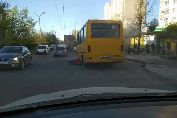 У Тернополі сьогодні задимілася маршрутка (Фото)