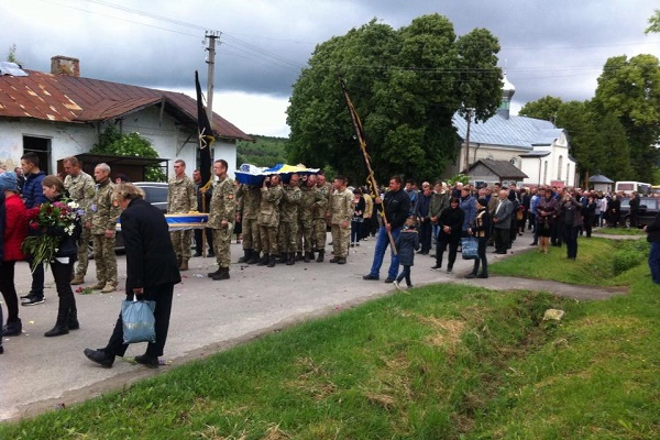 На Тернопільщині попрощалися із загиблим бійцем (Фото)