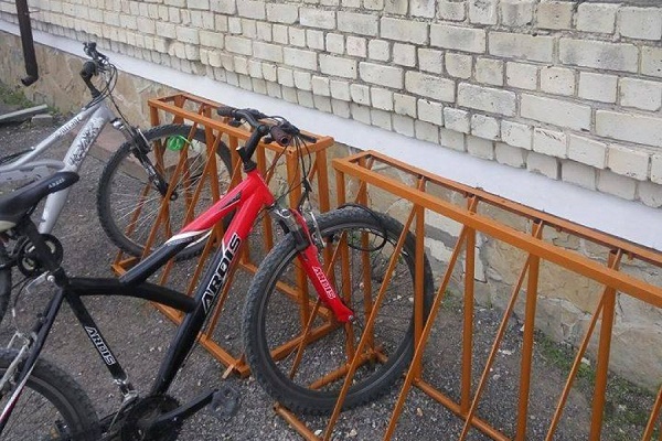 На Тернопільщині завдяки ініціативі другокласника з'явилась велопарковка (Фото)