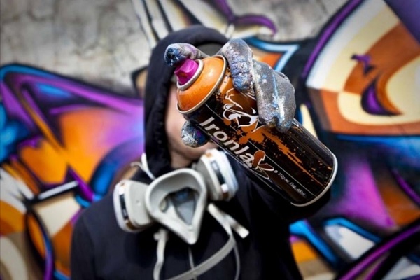 В Тернополі на «гарячому» спіймали любителя графіті (Відео)