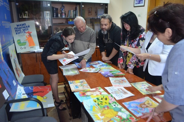 В Тернополі визначено переможців регіонального етапу конкурсу шкільних малюнків «Я маю право»