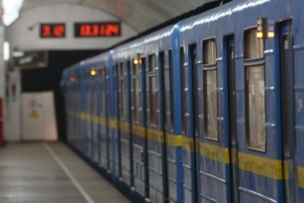 В Київському метро з'явилися незвичайні вагони (Фото)