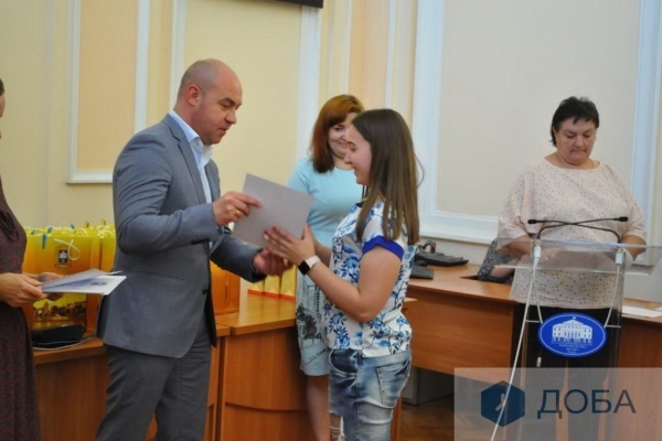 Сергій Надал нагородив 32 обдаровані дитини (Фото)