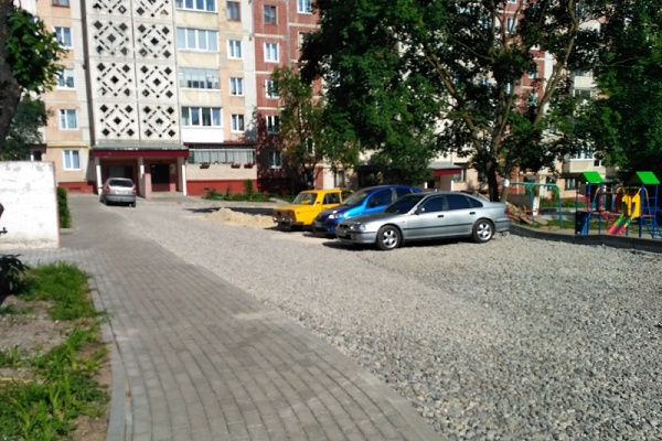 У Тернополі продовжують ремонт дворів: Ще однин двір виглядатиме по новому