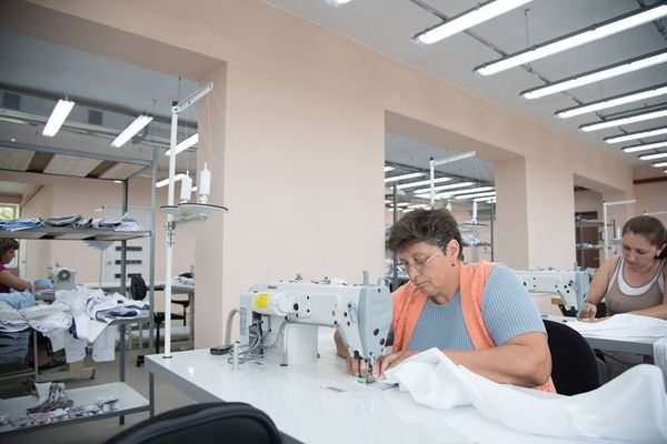 Сучасне швейне підприємство з Бережанщини експортуватиме вироби до країн ЄС (Фото)