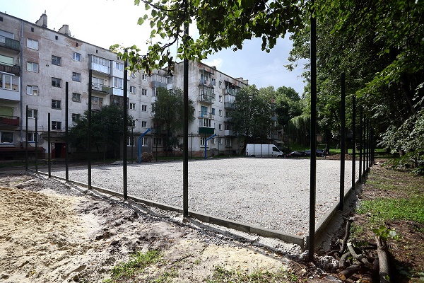 На «Східному» у Тернополі облаштовують новий універсальний майданчик