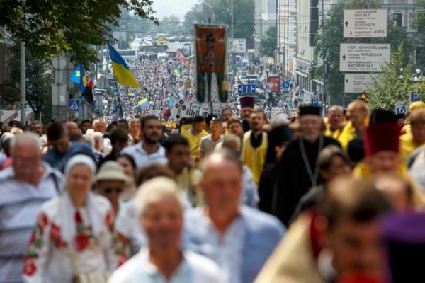 Московські попи влаштували дорожній колапс в Києві