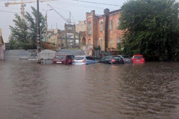 Одну з візитівок Києва стихія знищила за п'ять хвилин (Фото)