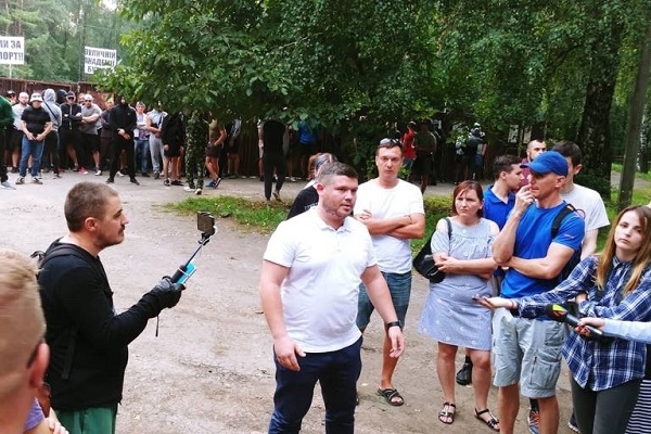 Українські радикали стали на захист громади Тернополя