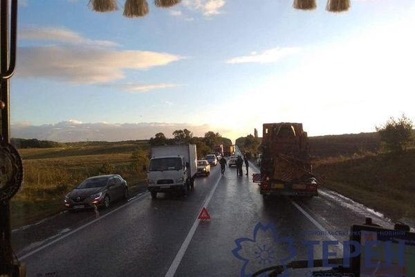 На Тернопільщині під колесами вантажівки загинув велосипедист (Фото)