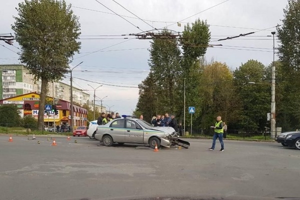 Тернополяни незадоволені організацією руху на одному з перехресть міста