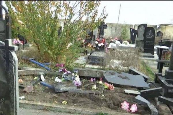 Священик, який потрощив могили в Харкові, – родом із Тернопільщини (Відео)