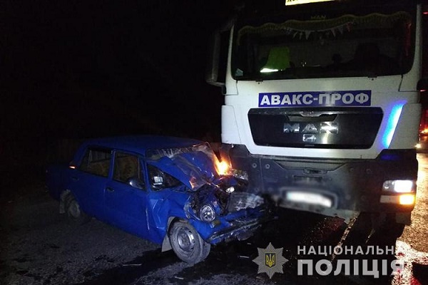 На Борщівщині водій напідпитку ледь не загинув під колесами вантажівки