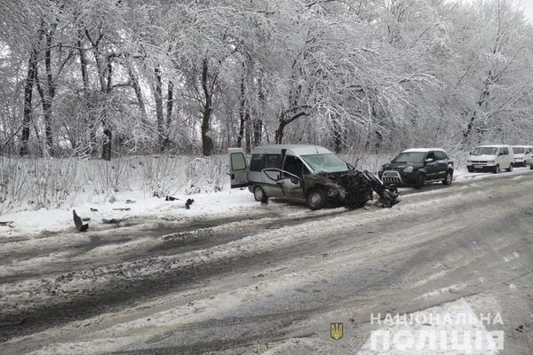 Подружня пара з Тернопільщині загинула в страшній ДТП у Чернівецькій області (Фото, відео)