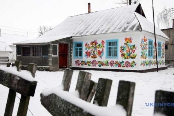 Село Самчики на Хмельниччині митці перетворюють на музей просто неба (Фото)