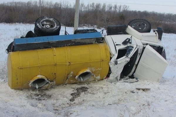 На Тернопільщині молоковоз злетів у кювет