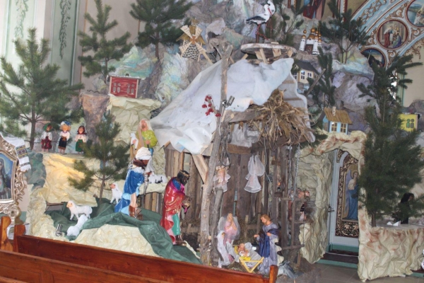 Унікальну шопку на Різдво облаштували в церкві у селі Золотники на Тернопільщині (Фото)