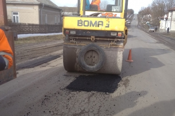 Державні дороги Тернопільської області сьогодні активно ремонтують