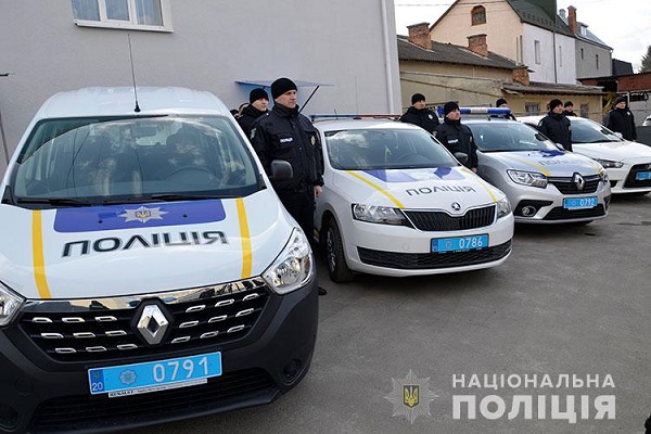 Автопарк тернопільських поліцейських охорони поповнили 4 автівки