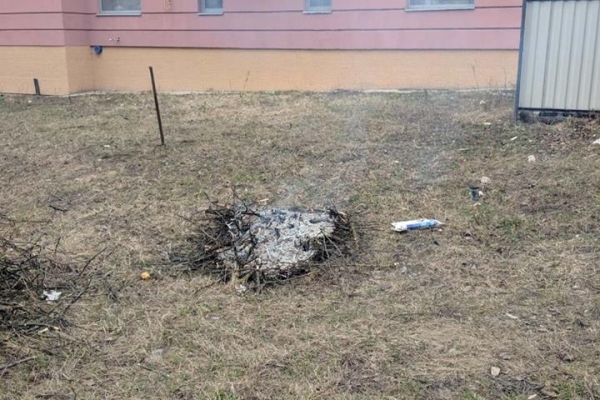 У Тернополі оштрафували чоловіка, який спалював суху траву