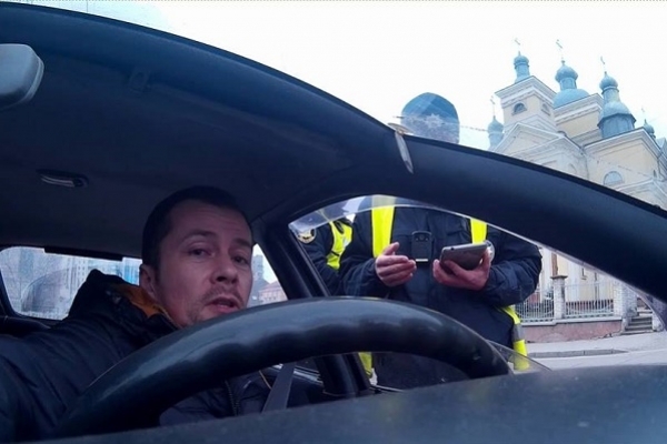 Тернополянин розповів, як його зупинив поліцейський, бо йому здалося що водій без паска безпеки