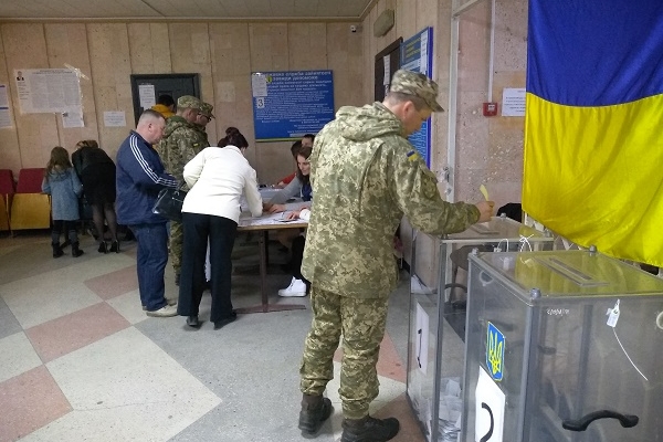 На Тернопільщині військовослужбовцям-строковикам надано не менше чотирьох годин для голосування