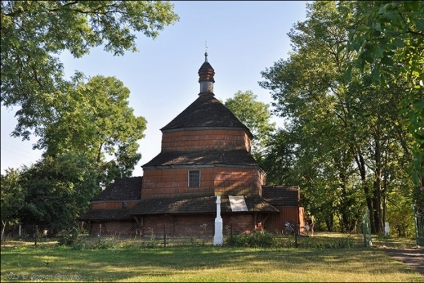 У підлозі храму на Львівщині знайшли 900-річну реліквію (Фото)