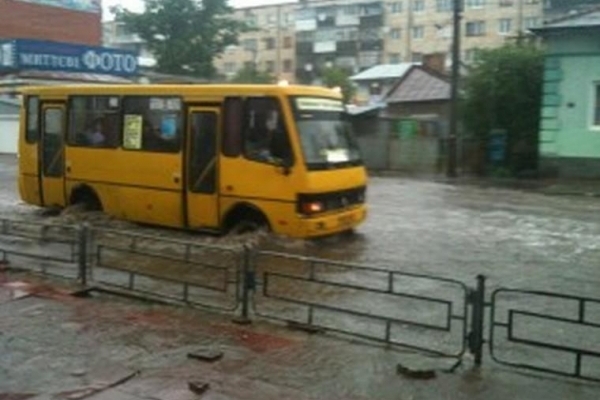 За три дні дощів у Тернопільській області затопило 150 населених пунктів