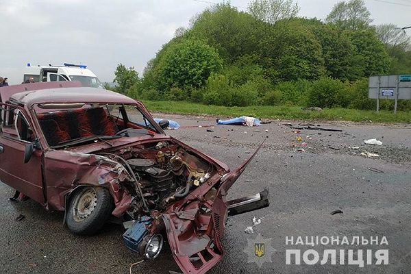 На перехресті поблизу Білої загинуло двоє людей