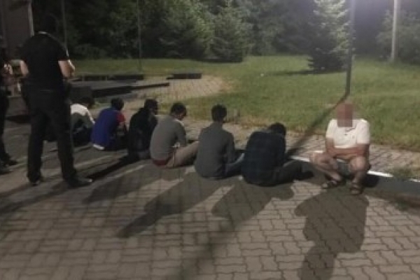 Двоє мешканців Тернопільщини намагалися перевезти через кордон шість нелегалів